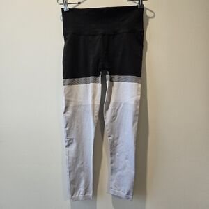 Athleta Leggings Medium Women's Black Gray Colorblock Seamless